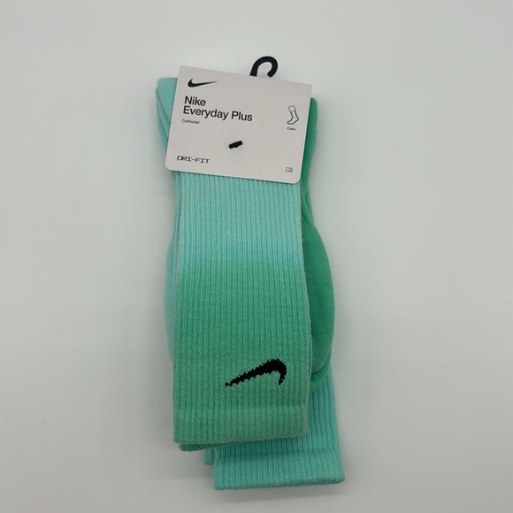 Nike Everyday Plus Womens Size 10-13 Crew Socks Tie Dye DH6096 906 2 Pack - Picture 2 of 3